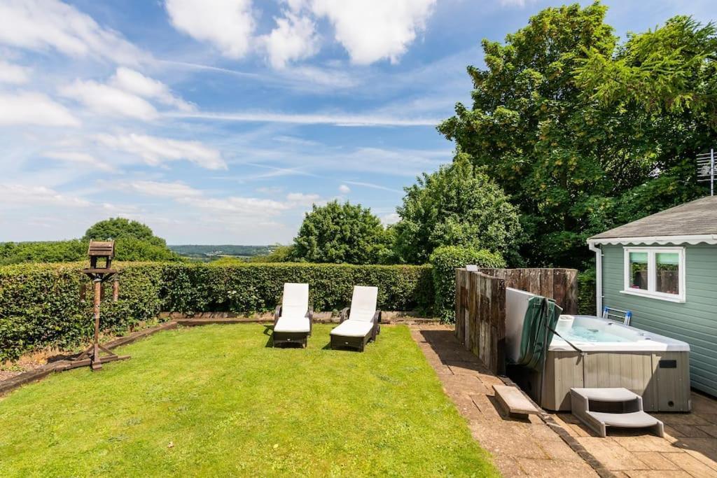 The Summerhouse, Countryside Retreat With Private Hot Tub Bridgnorth Eksteriør bilde