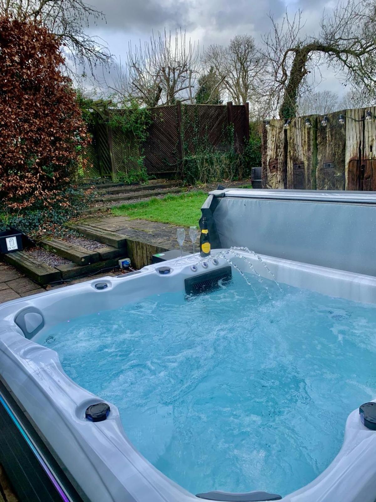 The Summerhouse, Countryside Retreat With Private Hot Tub Bridgnorth Eksteriør bilde