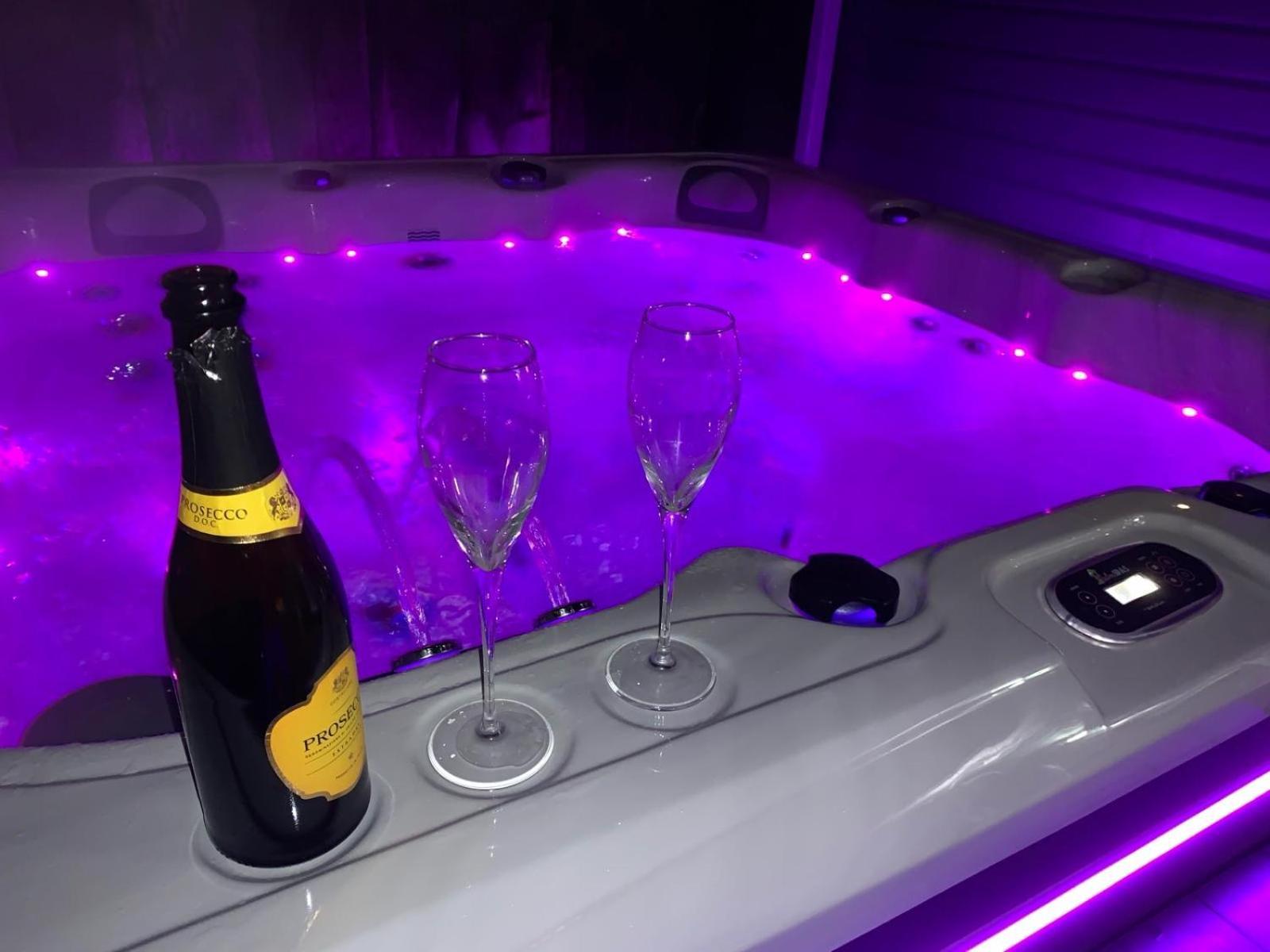 The Summerhouse, Countryside Retreat With Private Hot Tub Bridgnorth Eksteriør bilde
